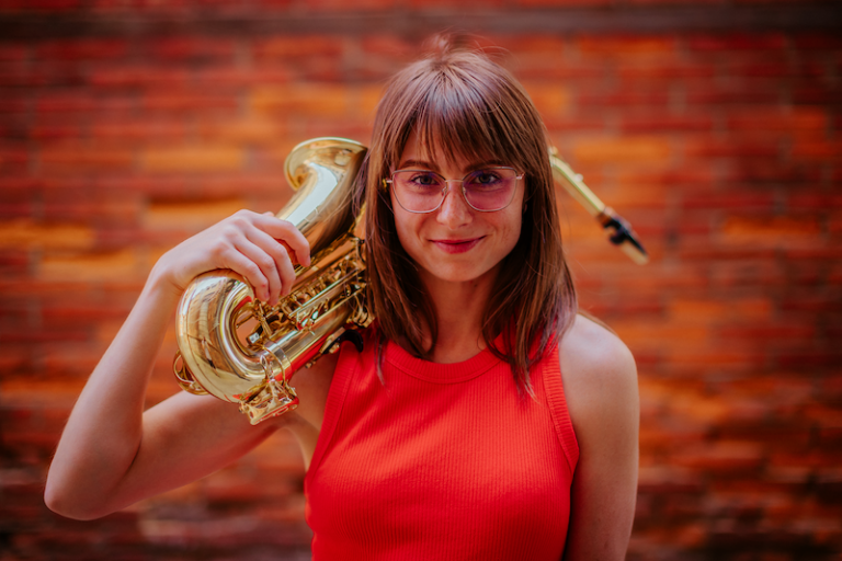 Nikisaxi – saxophonist for corporate parties
