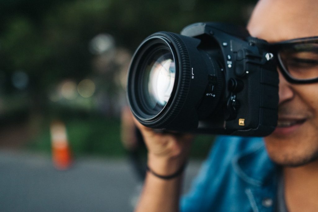 Fotograf a kameraman na akci | BURYSAX